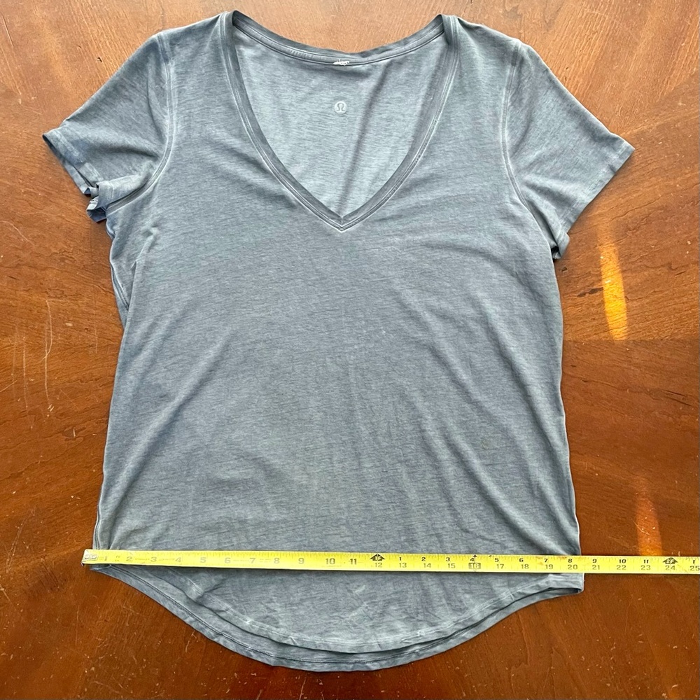 Lululemon Tee - Picture 3 of 5